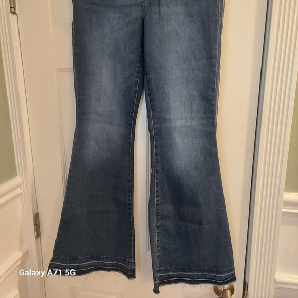 Celebrity Pink Flare Jeans 5/27 - Picture 4 of 9